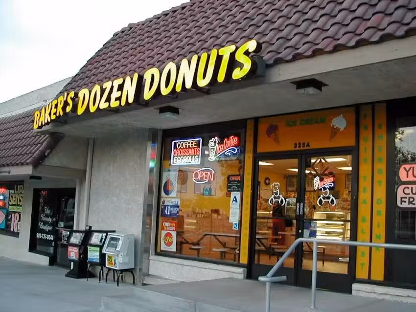 Baker&rsquo;s Dozen Donuts Deli & Delights