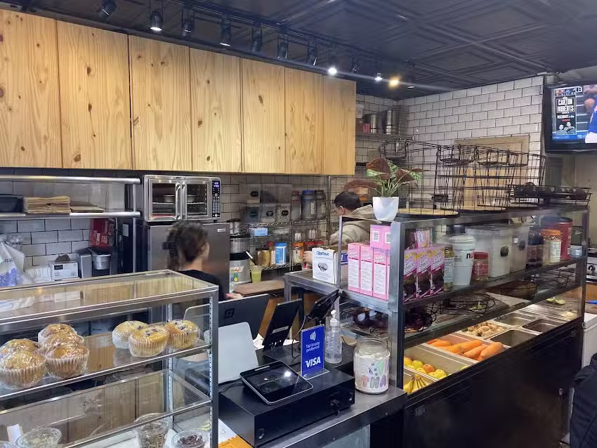 Blend Salad and Juice Bar