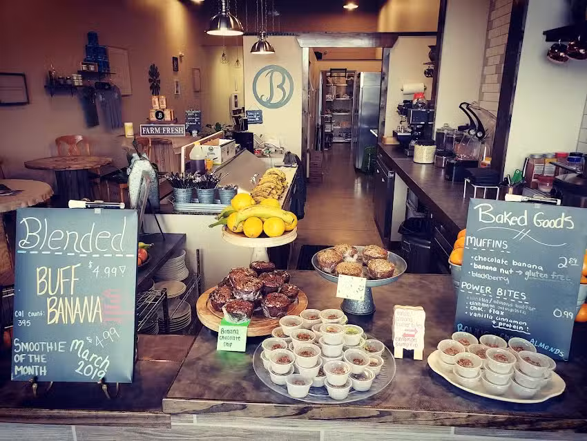 Blended: Smoothie and Juice Caf&eacute;