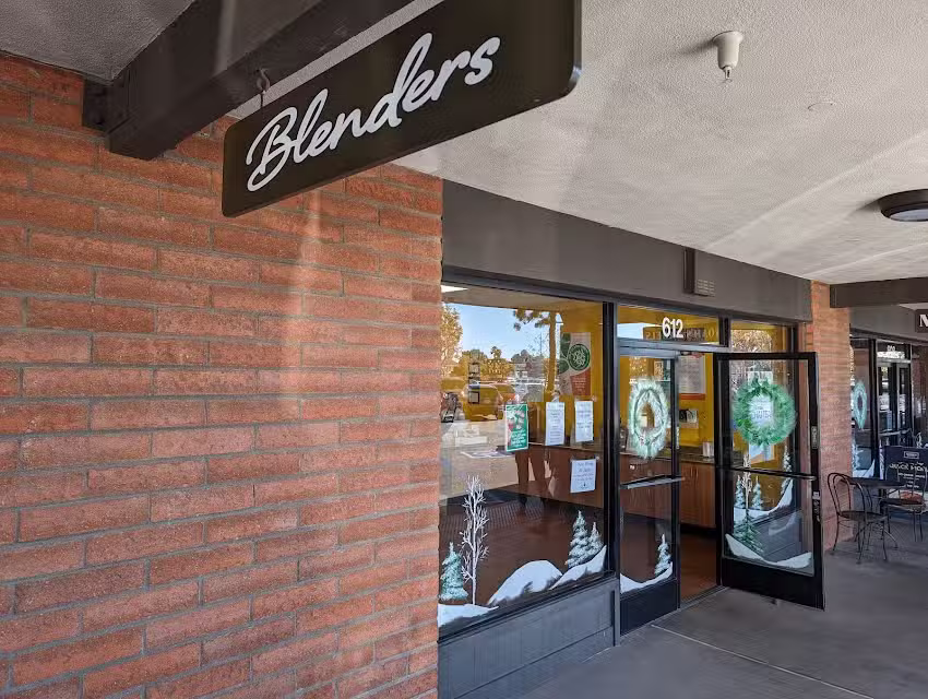 Blenders in the Grass &ndash; Las Posas