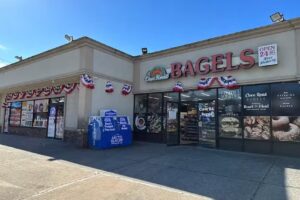 Clove Juice & Frozen Yogurt Bar