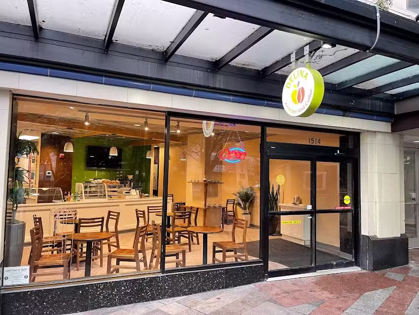 Delina Juice Bar and Coffee