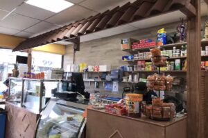 El Castillo Tienda Mexicana y Jugos Naturales