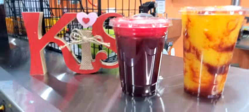 FRESHLY Juices Smoothies Protein Bar and Exercise Nutrition Club, Snack Bar, Antojitos Mexicanos.