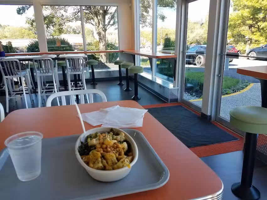 INWAVE Restaurant & Juice Bar
