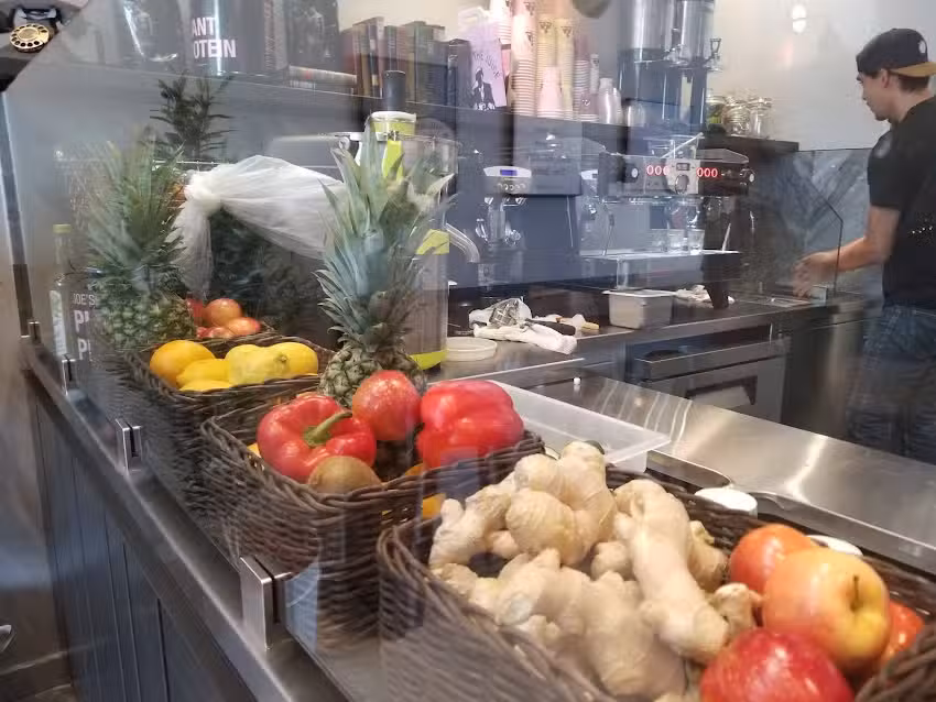 JOE & THE JUICE