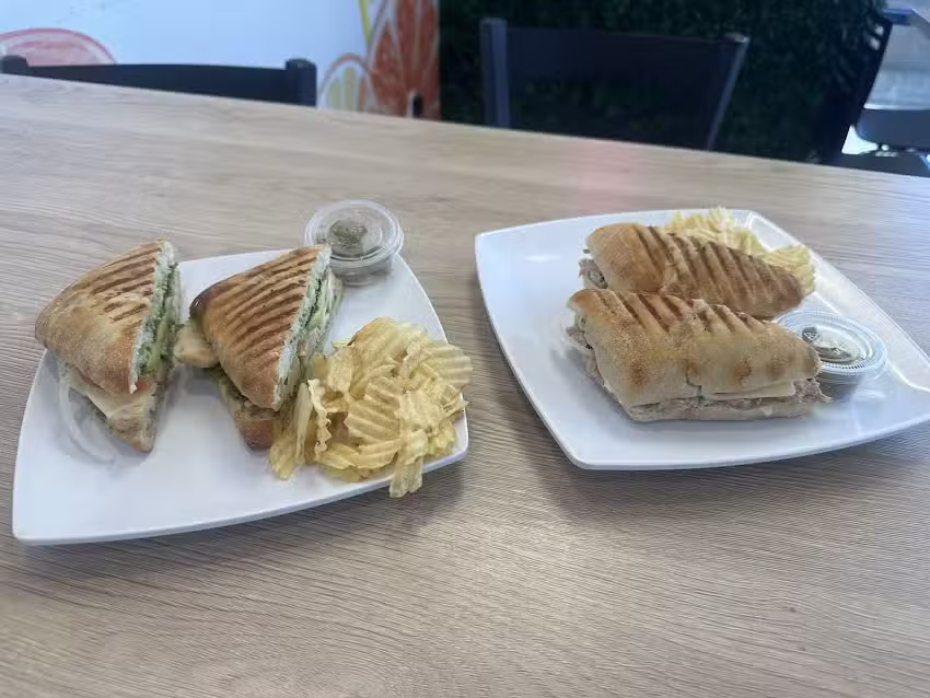 La Papaya Deli