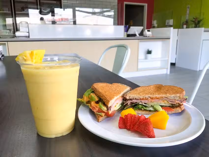 Los Jugos Juice Bar