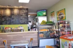 Papayas Juice Bar