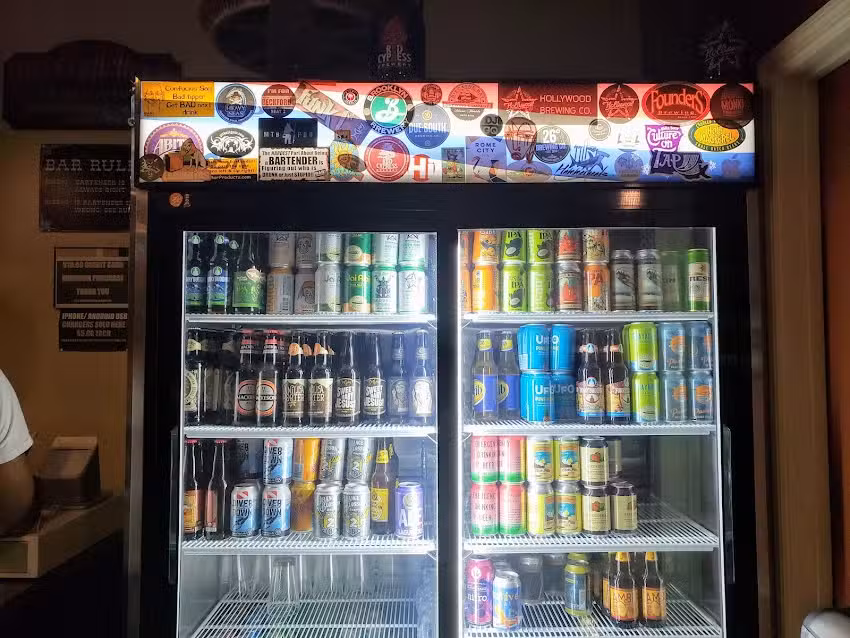 Renew Smoothies & Salads at Raspitality Cafe & Lounge &ndash; Craft House
