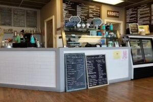 Roots Cafe & Bar