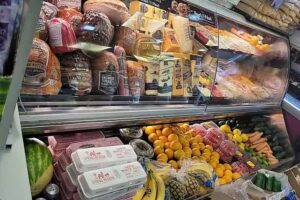 Smoozy deli and juice bar